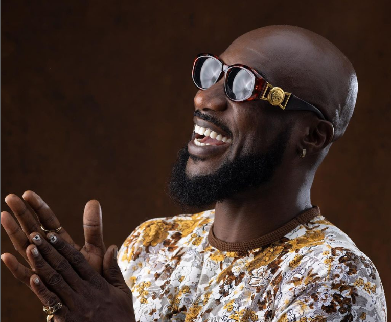Kwabena Kwabena urges artistes to collaborate with